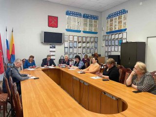 В Муниципальном Совете МО город Петергоф