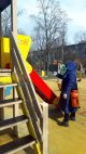 Началась дезинфекция детских площадок