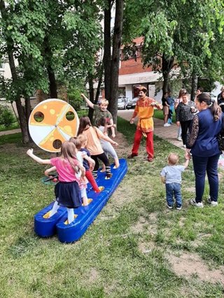 Праздники двора ко Дню России