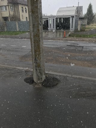 Обещанное Водоканалом восстановление асфальтобетонного покрытия и окончательное благоустройство проезжей части улицы Демьяна Бедного в срок до 31 июля не случилось.