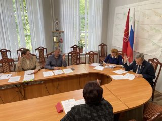 Заседание административно-правового постоянного комитета Муниципального Совета муниципального образования г. Петергоф 