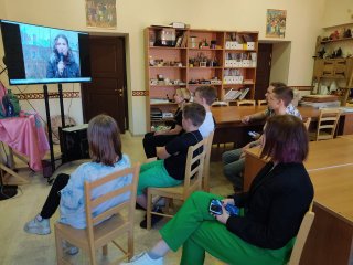 Кинолекторий из цикла «Улицы Петергофа» 