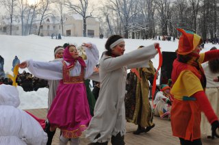Масленица в Петергофе