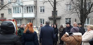 Сход жителей на ул. Дашкевича, д. 6, лит. А