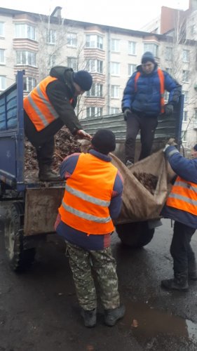 И снег, и мусор, и песок…