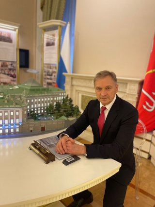 Поздравление депутата Законодательного собрания Санкт-Петербурга
