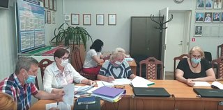 В Муниципальном Совете МО г. Петергоф