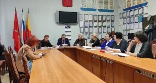 В Муниципальном Совете МО город Петергоф